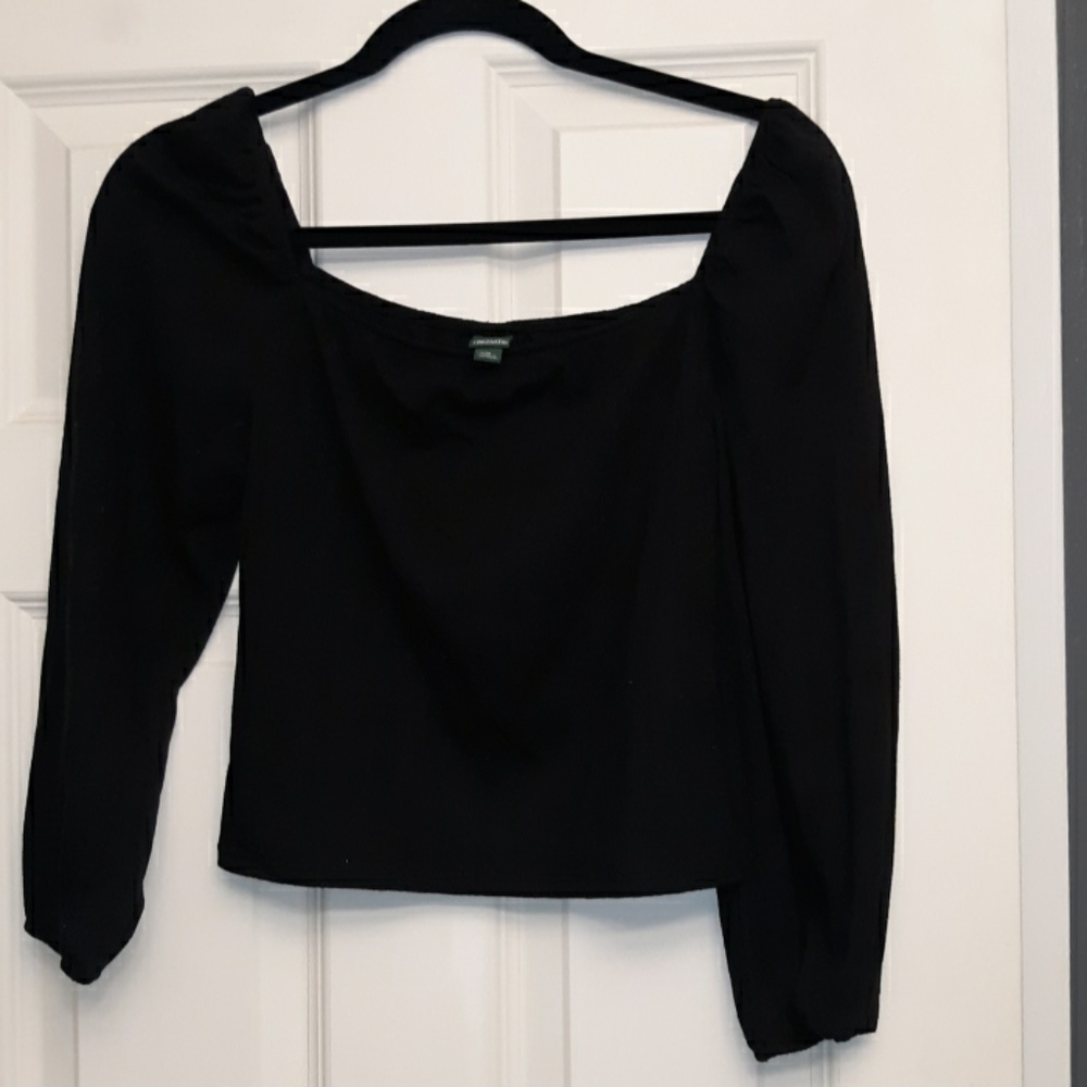 Black cap sleeve crop top